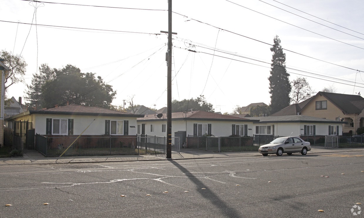 Building Photo - 328-336 Pacific Ave