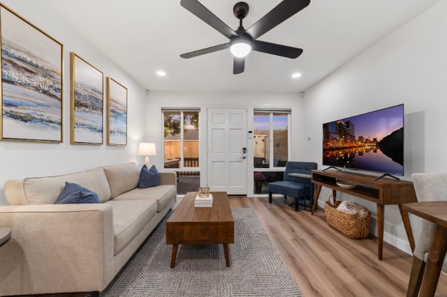 Building Photo - 4440 Clairemont Dr