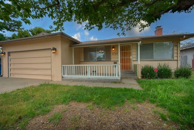 Photo - 1757 Wakefield Way House