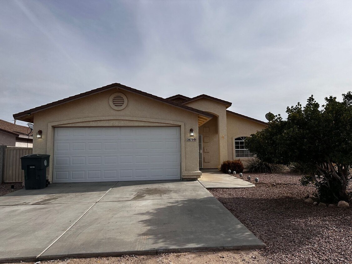 3 Bedroom 2 Bathroom Home House Rental in Kingman, AZ