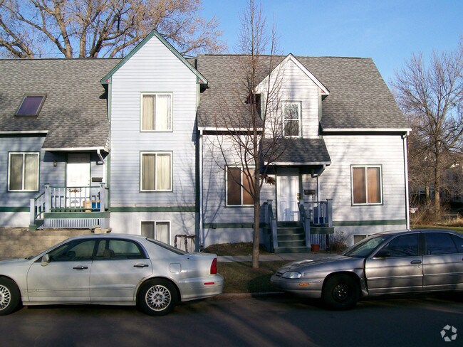 Building Photo - 140 Mackubin St
