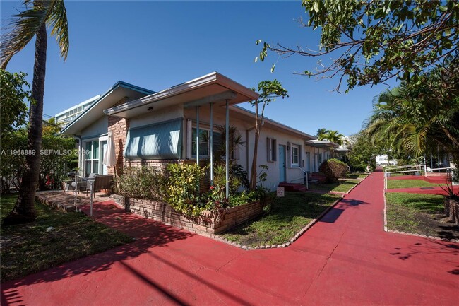 Building Photo - 1247 Marseille Dr