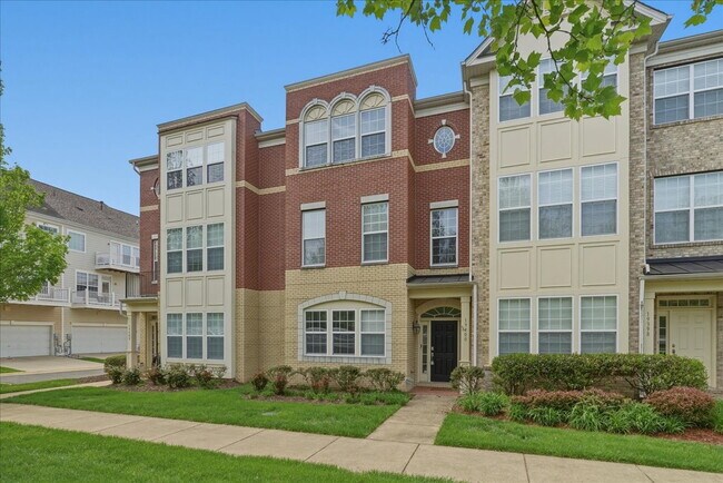 Foto del edificio - Expansive 4BR / 4.5BA Townhome in Lansdowne Town Center – Over 3,400 Sq Ft!