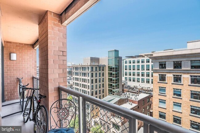Foto del edificio - 616 E Street NW Unit 1220