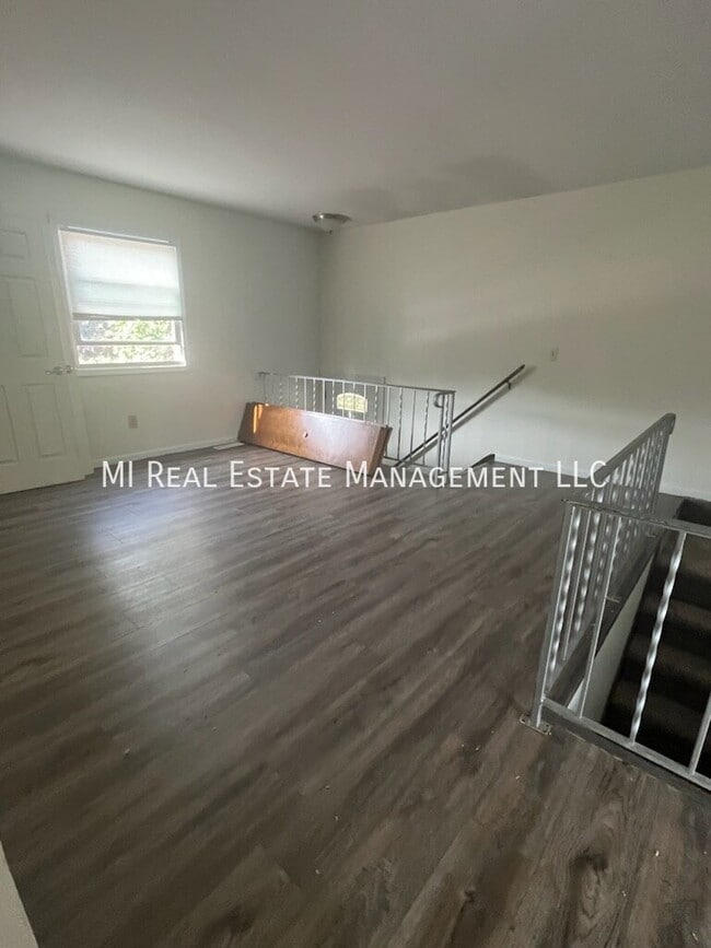 Building Photo - 4884 Stauffer Ave SE