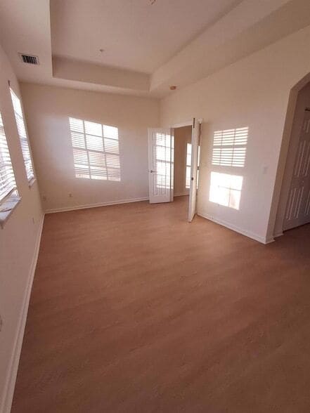 Building Photo - 221 Greenwich Cir