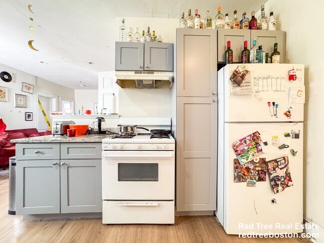 Building Photo - 12 Glenville Ave