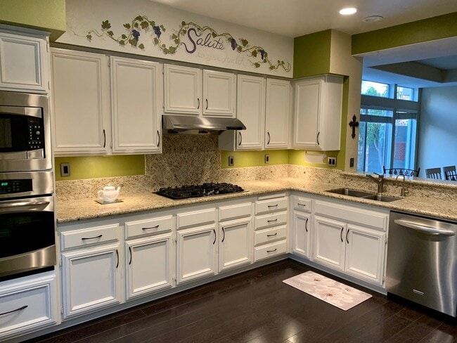 Building Photo - 13 Azusa Ave