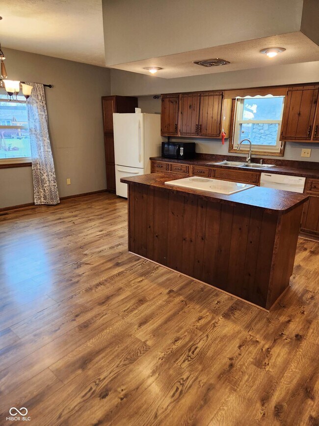 Foto del edificio - 5607 Riva Ridge Dr