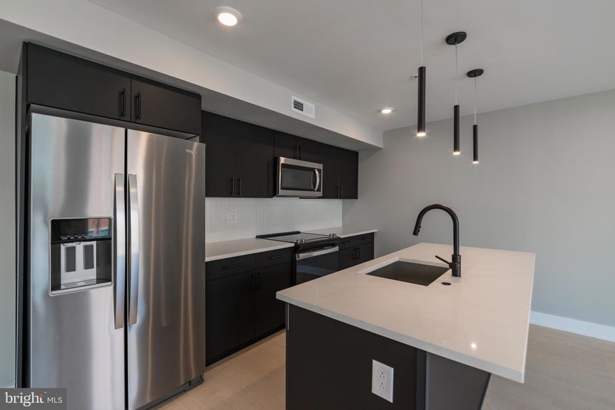 Foto principal - 6604 Ridge Ave