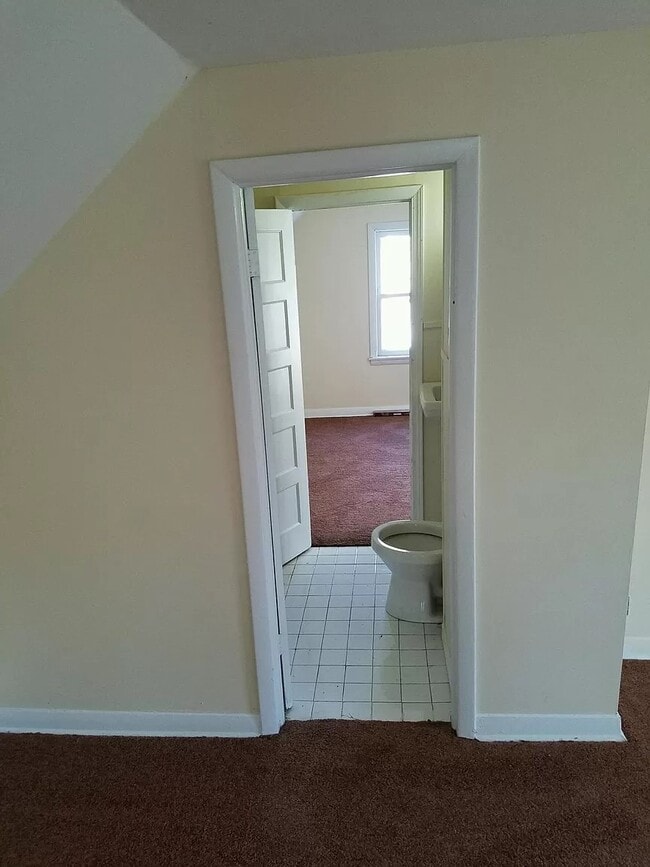 Building Photo - 333 E Greenview Ave