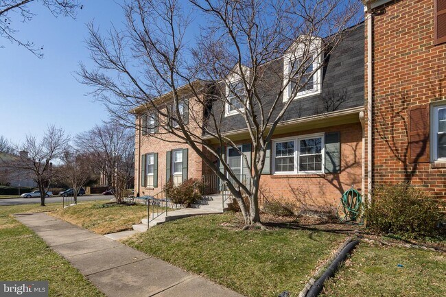 Building Photo - 4532 Windsor Arms Ct