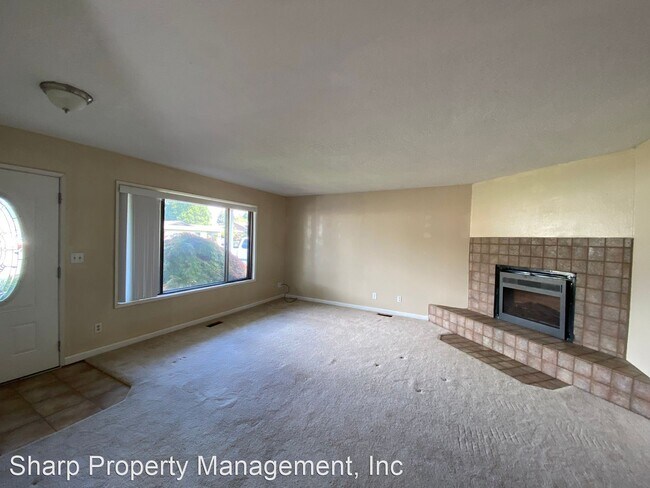Building Photo - 3 br, 1 bath House - 3347 Tori Ln