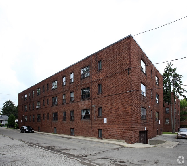 Building Photo - Lakeshore