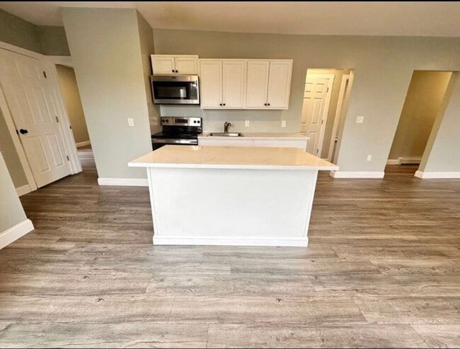 Building Photo - 130 South St