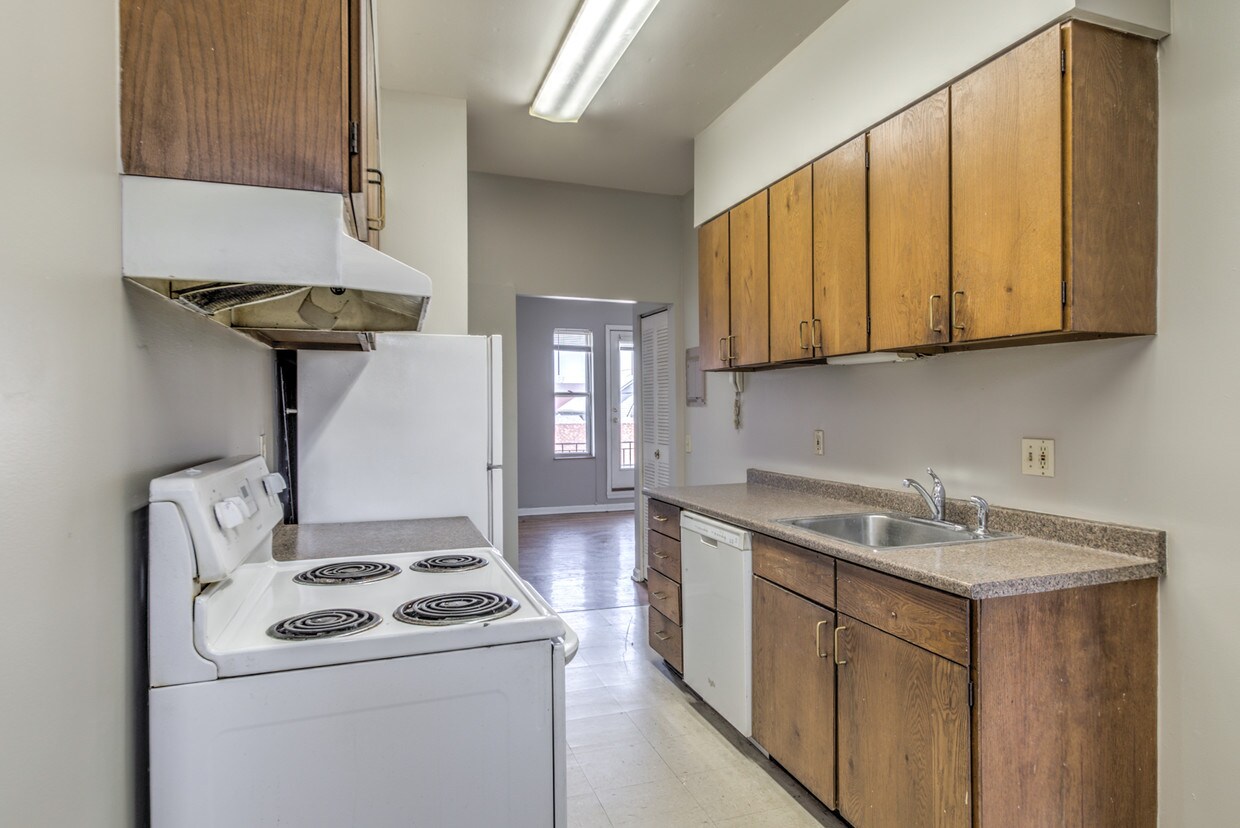 Primary Photo - 3866 McRee Ave