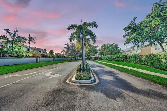 Foto del edificio - 2901 Dorchester Ln