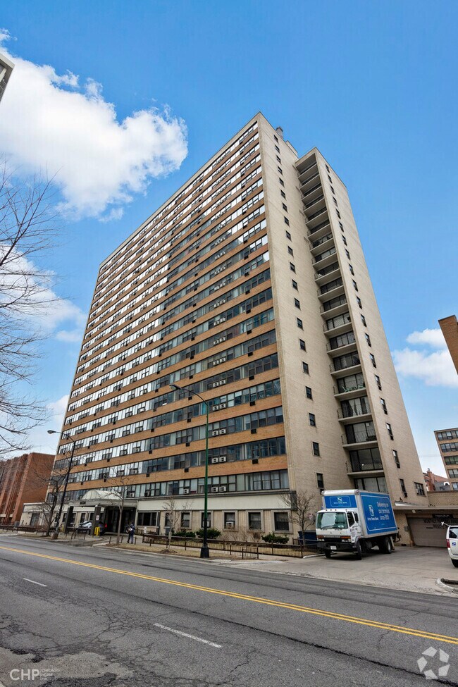 Building Photo - 6030 N Sheridan Rd