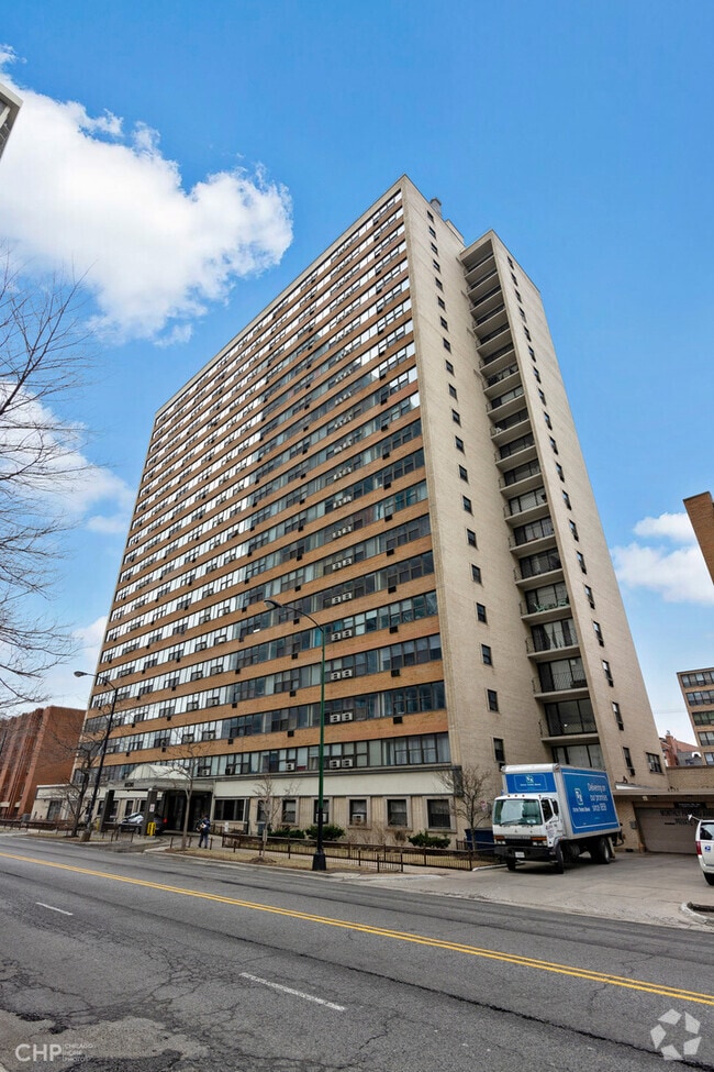 Building Photo - 6030 N Sheridan Rd