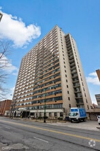 Building Photo - 6030 N Sheridan Rd