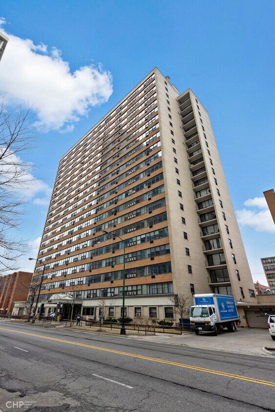 Primary Photo - 6030 N Sheridan Rd