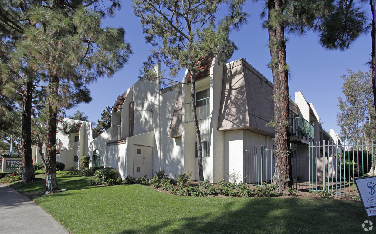 Primary Photo - Teton Pines Apartments