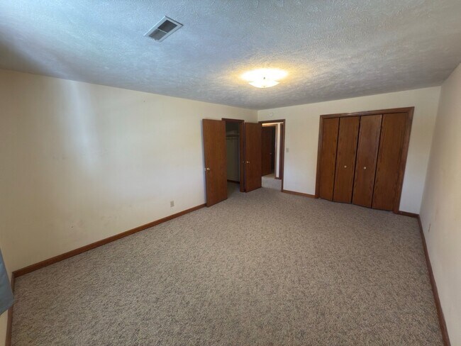 Foto del edificio - 540 N Main St