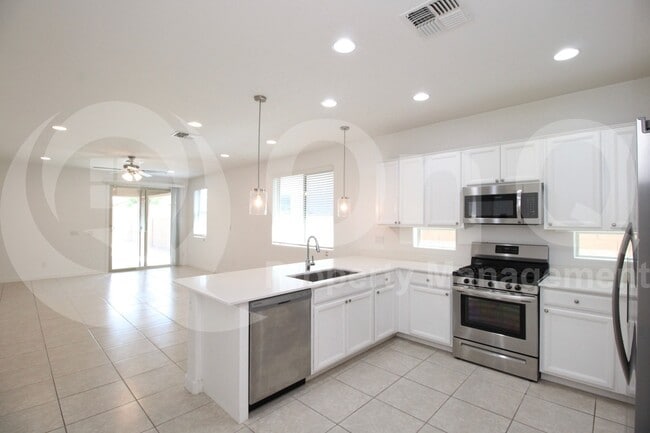 Building Photo - 16396 W Questa Dr