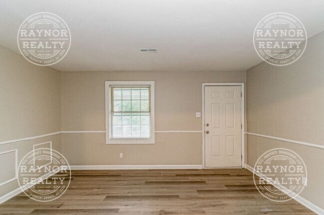 Foto del edificio - 1600 Poole Rd