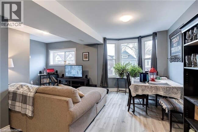 Photo du bâtiment - 24 Avalon Pl