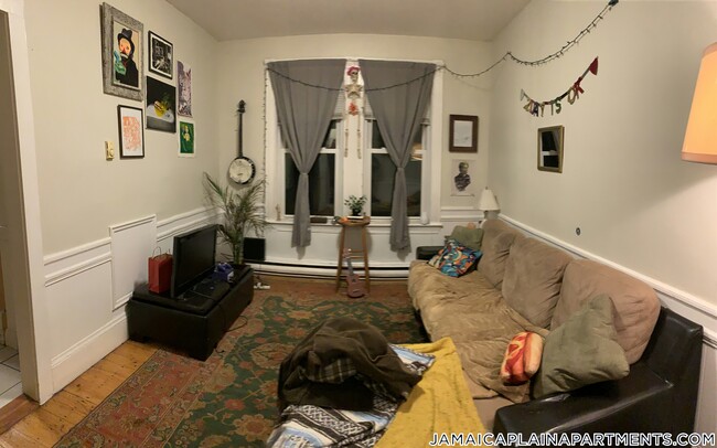 Building Photo - 108 Hyde Park Ave