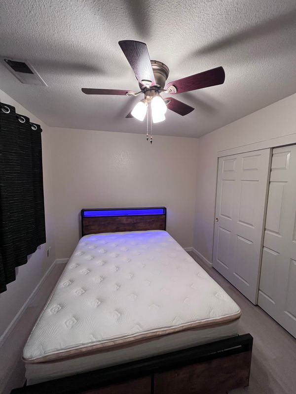 Foto del edificio - 2069 Sand Point Rd