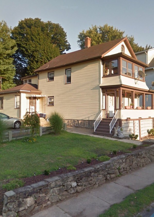 209 Hawkins St, Derby, CT 06418 Apartments in Derby, CT