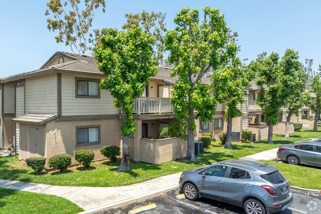 Building Photo - AMBERWOOD APARTMENTS