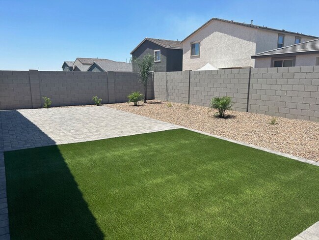 Foto del edificio - New Build 4 bedroom Rental in Mesa