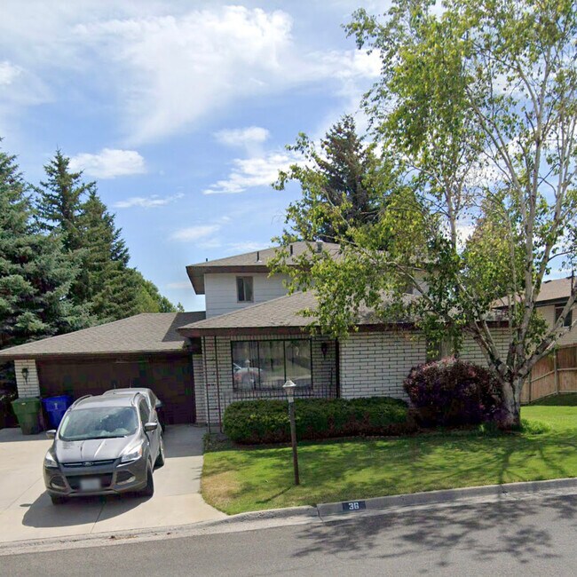 Foto del edificio - 36 N Millhollow Rd