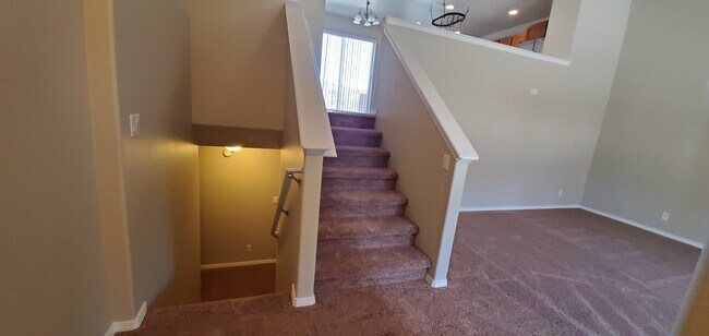 Foto del edificio - Gorgeous Tri-Level 3 Bed/2 Bath House in P...