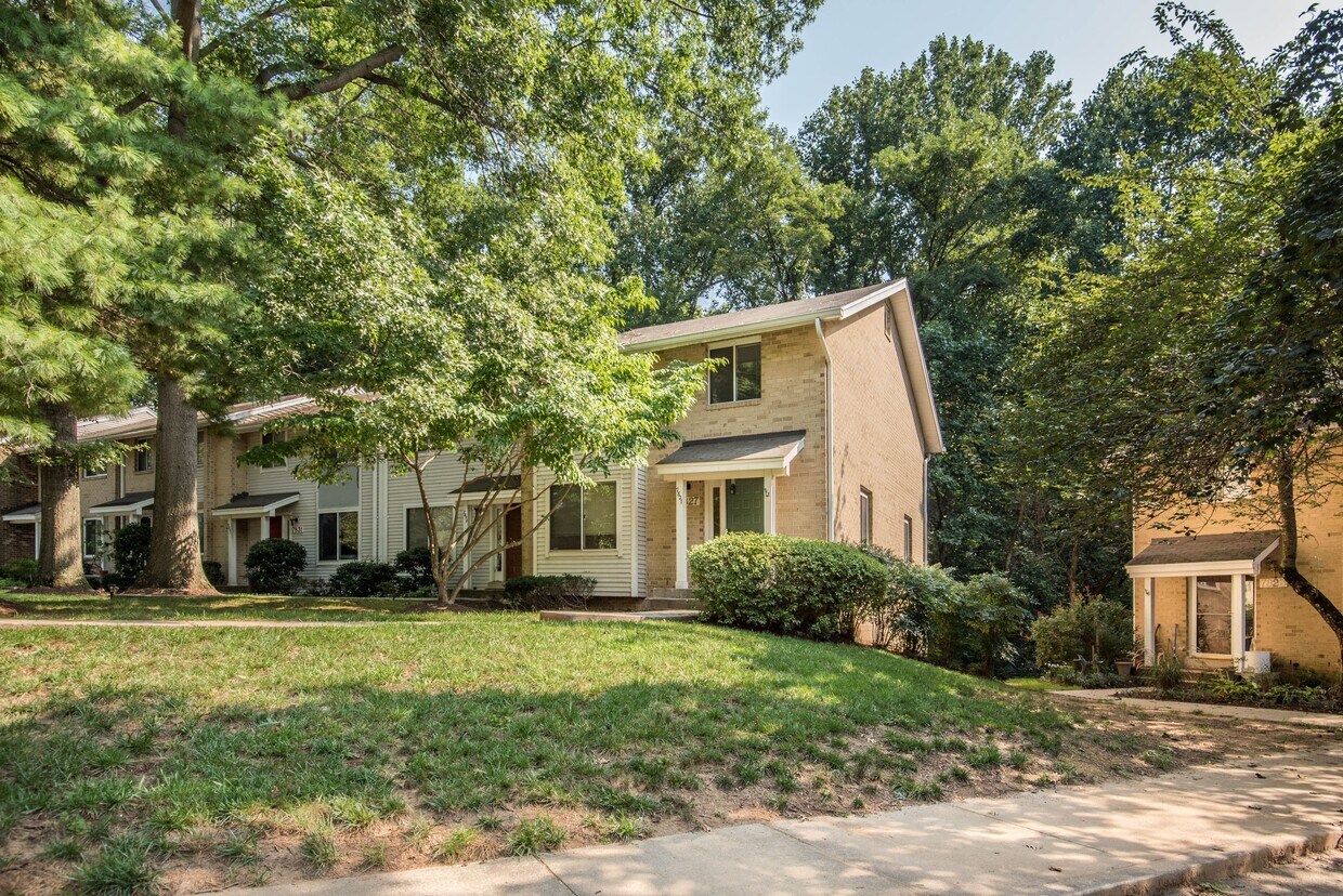 7827 Archbold Terrace, Cabin John, MD 20818 Townhome Rentals in Cabin