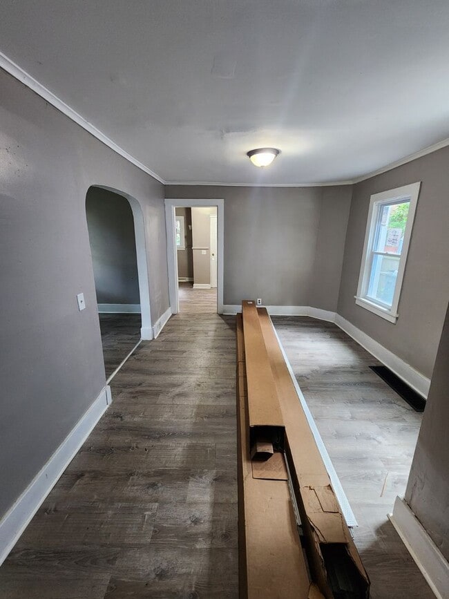 Building Photo - Three Bedroom Single Family Home!