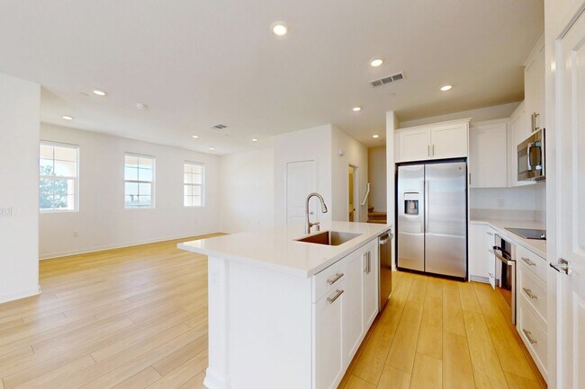 Foto del edificio - 8421 Gabrielino Ct