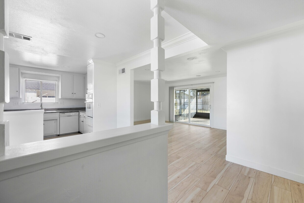 Foto principal - 371 W Easton St