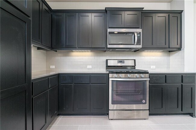 Foto del edificio - 13800 Lyndhurst St