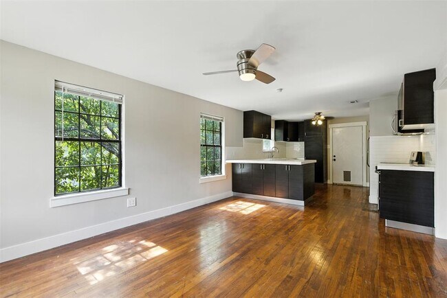 Foto del edificio - 3303 Dalton St