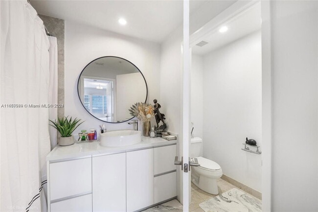 Photo - 801 Brickell Key Blvd Apartment