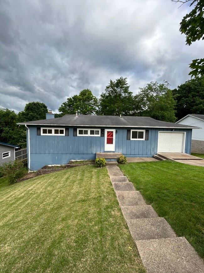 Building Photo - 1302 Lyndale Dr
