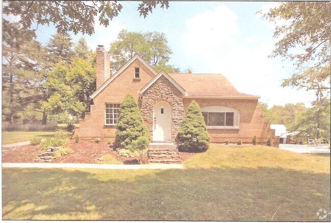 Building Photo - 467 Auxier Dr