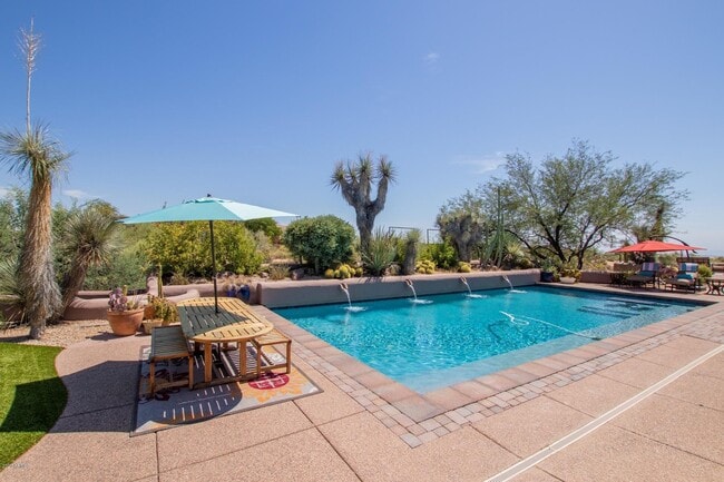 Building Photo - 9833 E Miramonte Dr