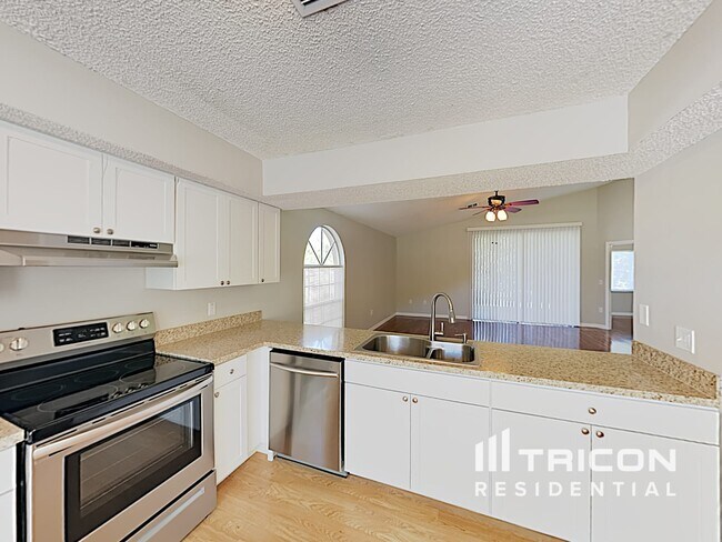 Foto del edificio - 8110 Chadwick Dr