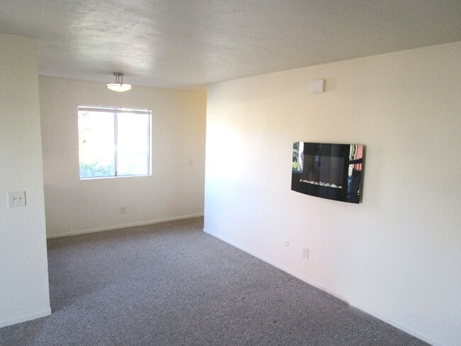 Building Photo - 258 N 12th St
