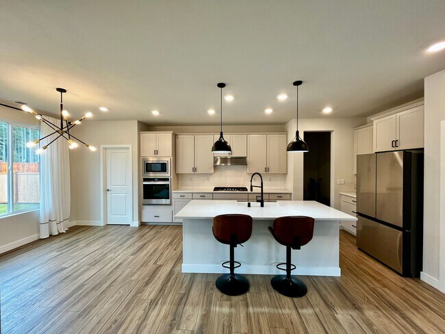 Foto del edificio - Gorgeous McCormick Village Home